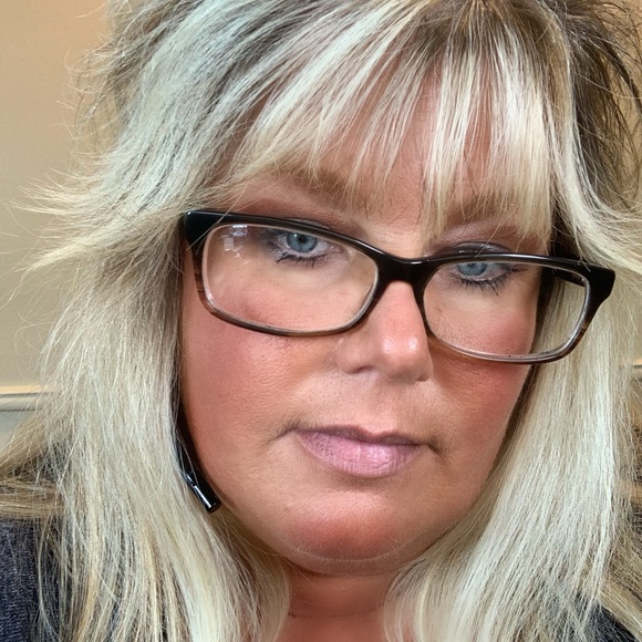 Meet your Posher, Crystal - Picture 1 of 1